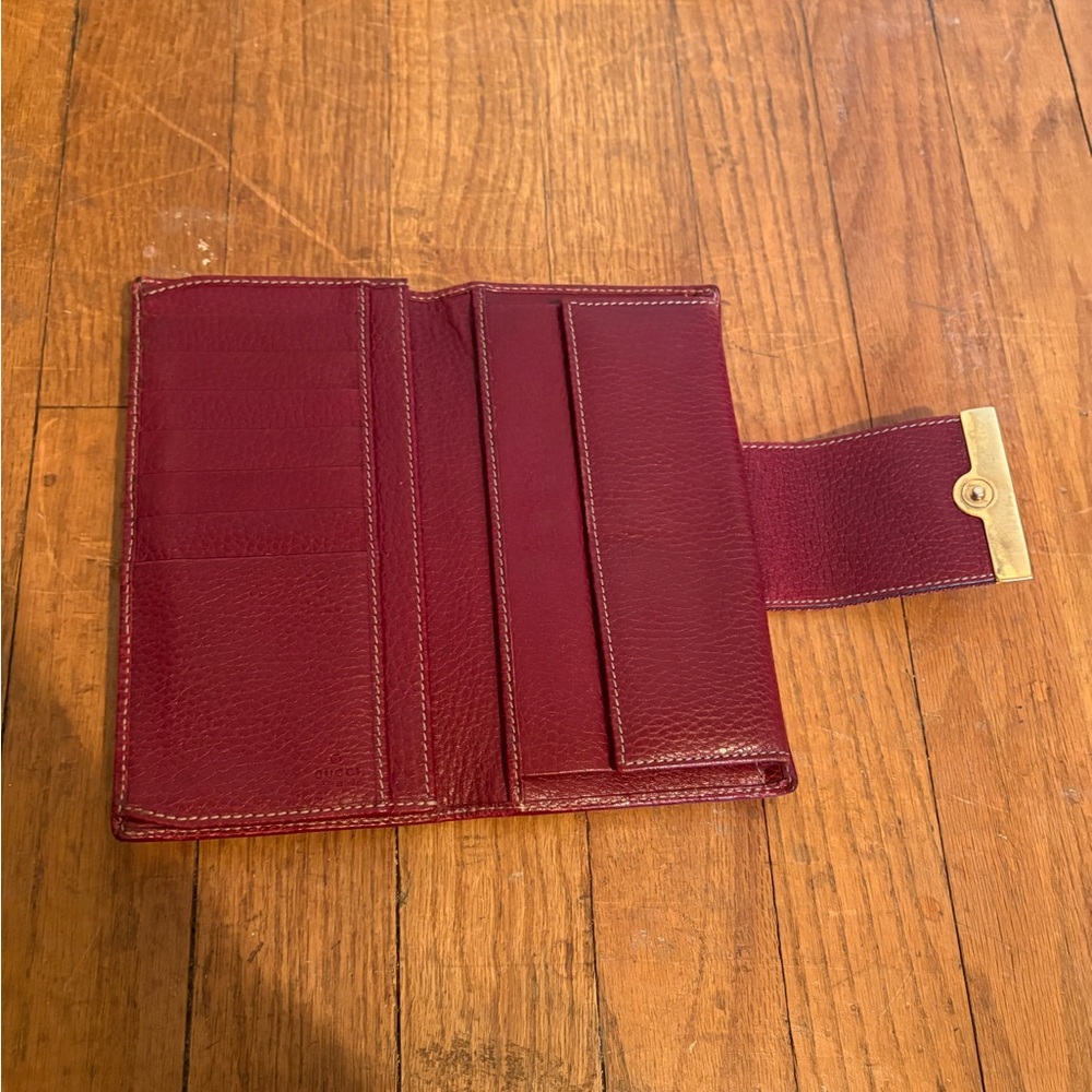 Gucci Burgundy and Beige Wallet - Picture 6 of 9
